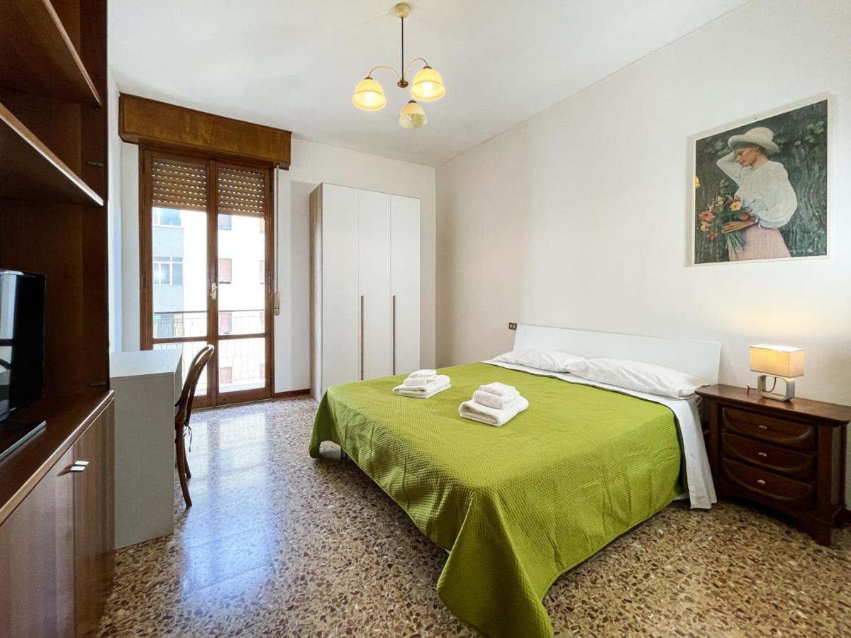 Casa Gramsci - Affitti Brevi Italia Módena Exterior foto
